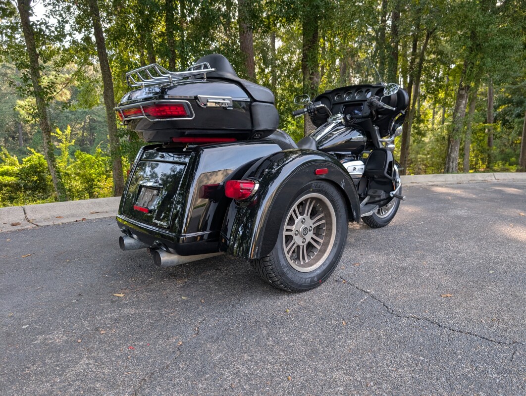 FLHTCUTG 2019 Tri Glide Ultra - Photo 3