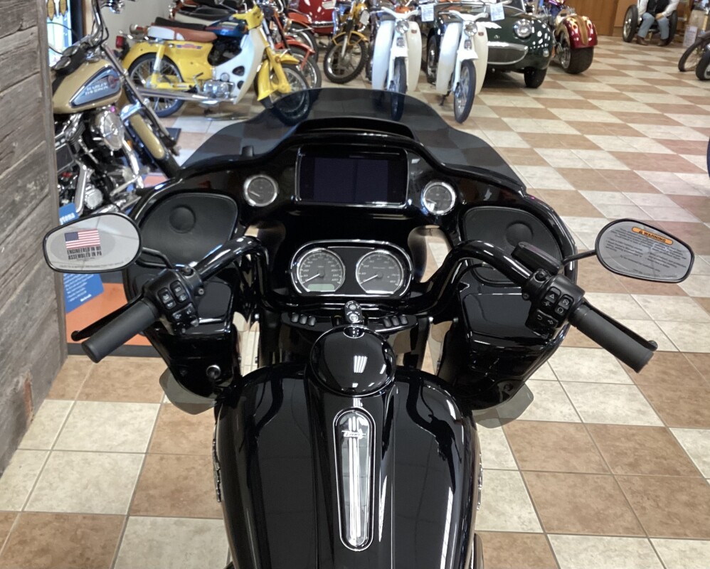 2025 Harley-Davidson Road Glide 3 Vivid Black - Black Finish - Photo 4