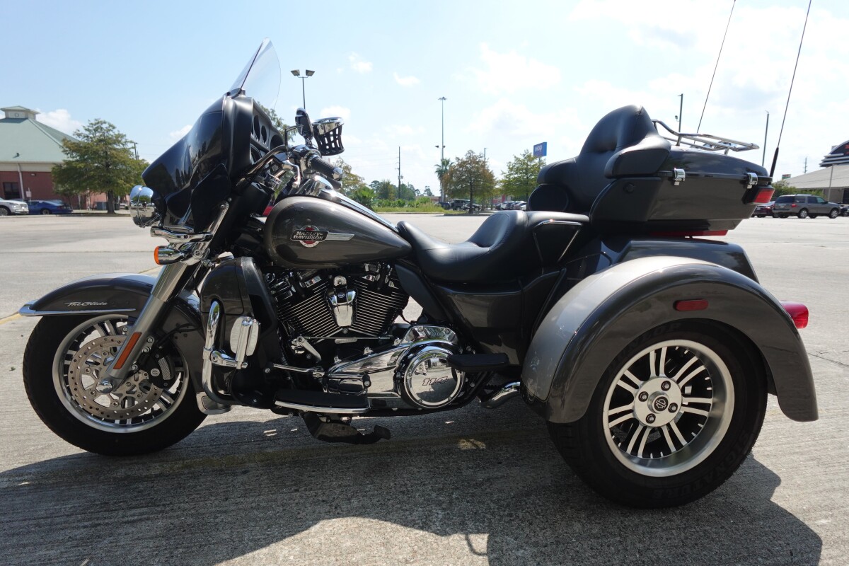 2023 Harley-Davidson Tri Glide Ultra FLHTCUTG - Photo 5