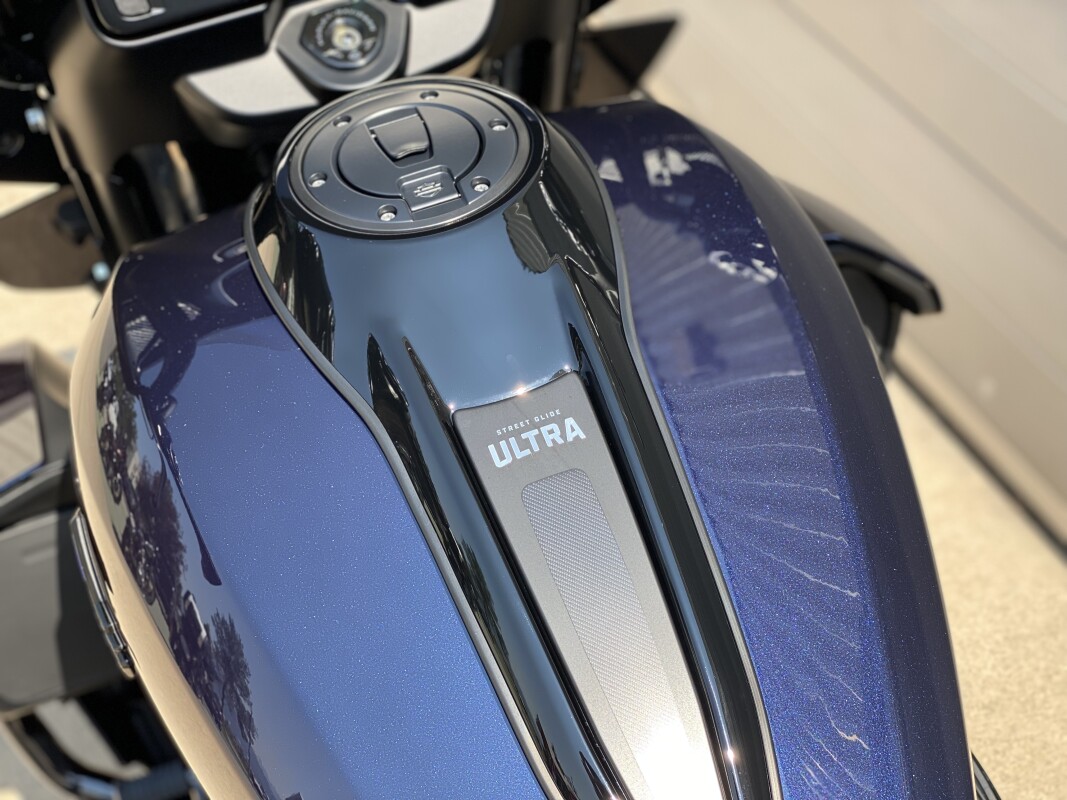 2025 Harley-Davidson Street Glide Ultra Mystic Shift - Black Finish - Photo 10