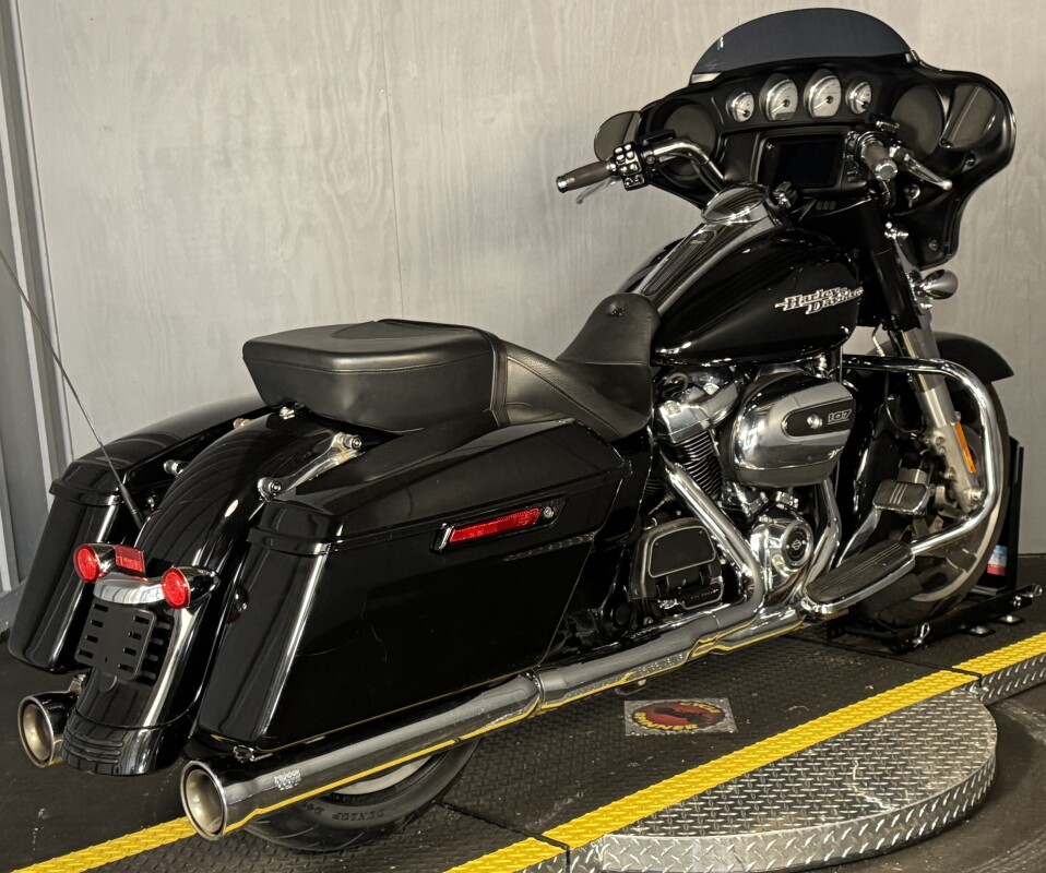 2019 Harley-Davidson Street Glide FLHX BLACK - Photo 8