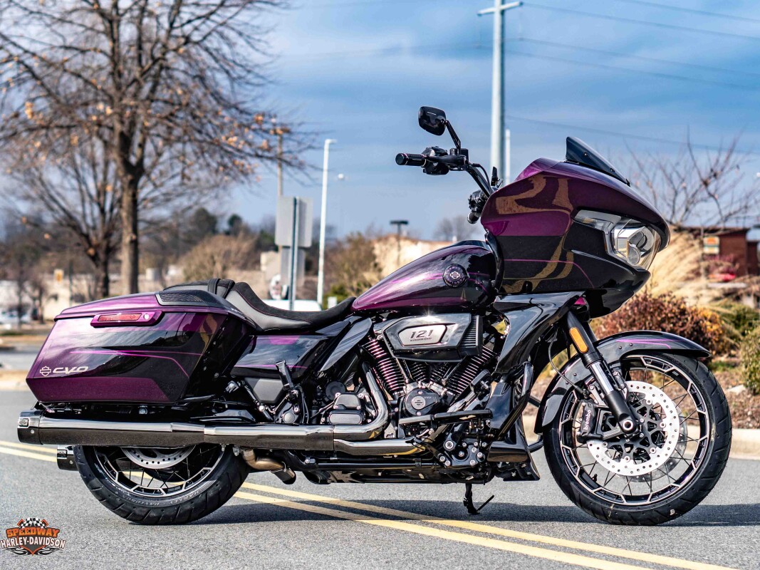 FLTRXSE 2025 CVO Road Glide - Photo 4