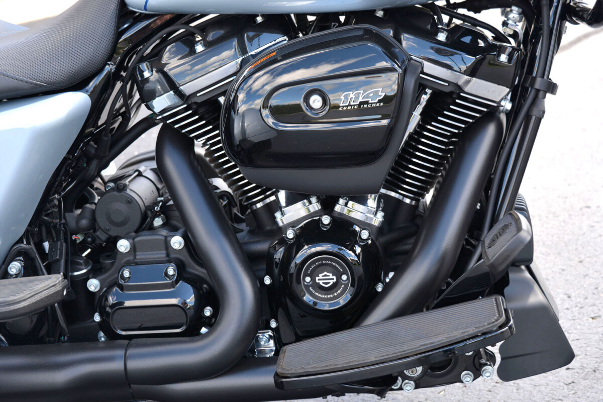 FLTRT 2024 Road Glide 3 - Photo 8