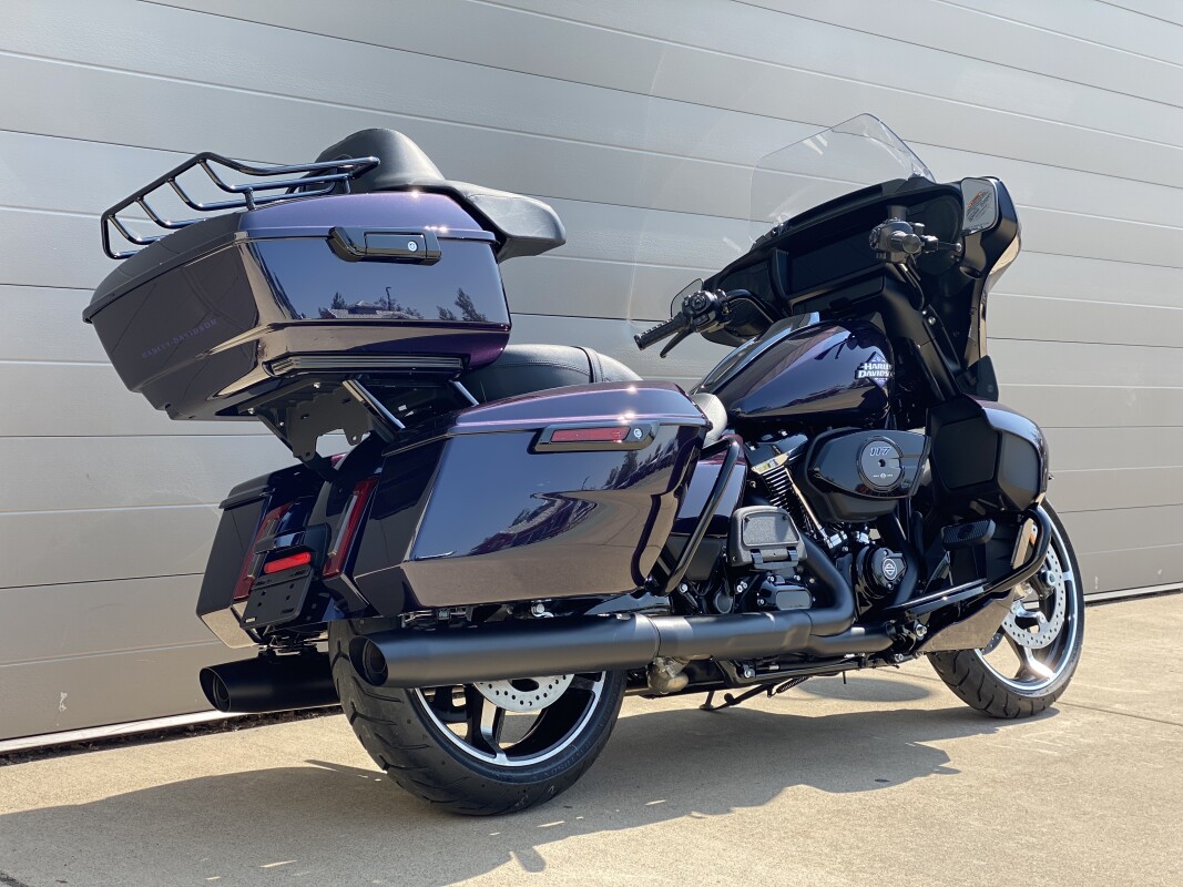 2025 Harley-Davidson Street Glide Ultra Mystic Shift - Black Finish - Photo 3