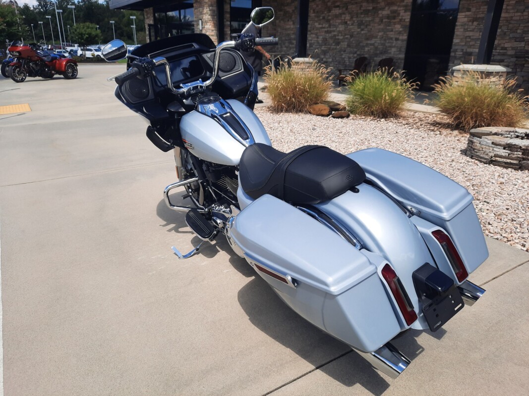 2025 Harley-Davidson Road Glide Atlas Silver Metallic - Photo 8