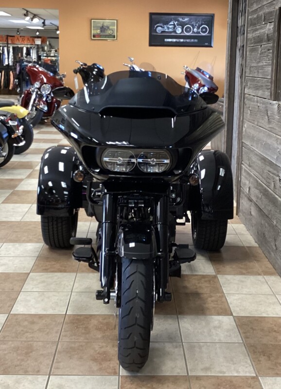 2025 Harley-Davidson Road Glide 3 Vivid Black - Black Finish - Photo 2