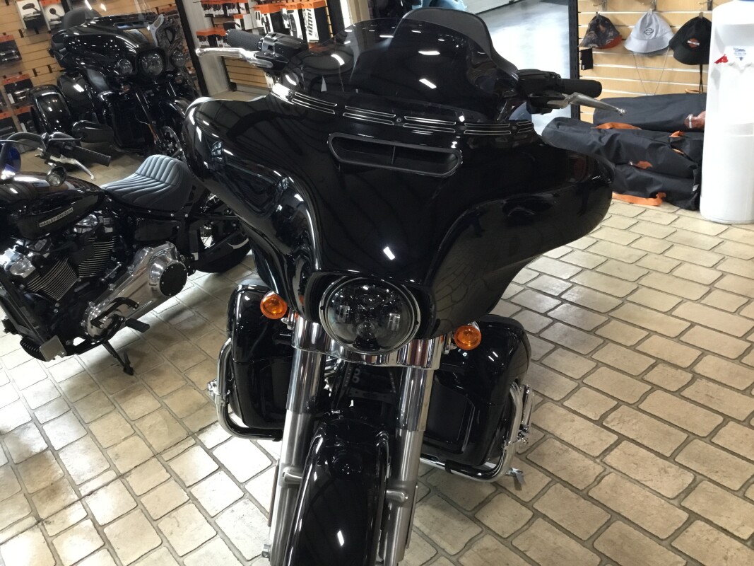 2014 Harley-Davidson Street Glide Vivid Black - Photo 7
