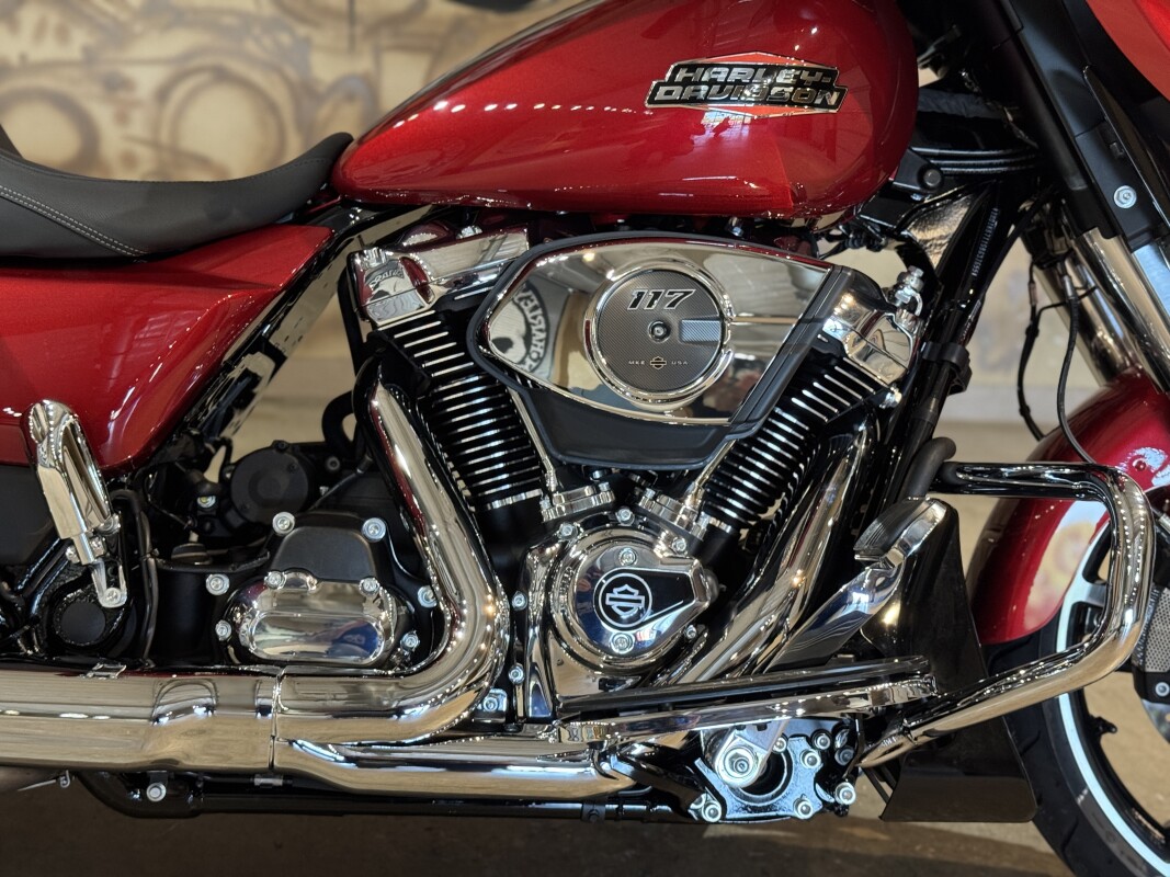 FLHX 2025 Street Glide - Photo 7