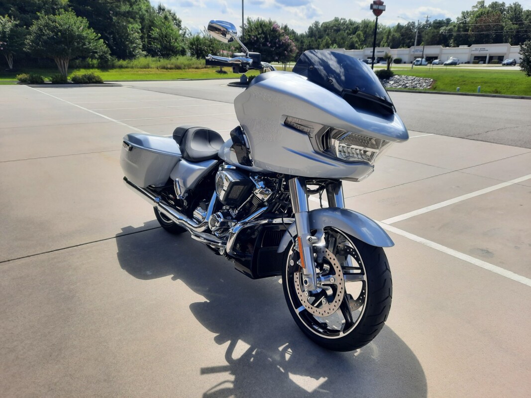 2025 Harley-Davidson Road Glide Atlas Silver Metallic - Photo 4