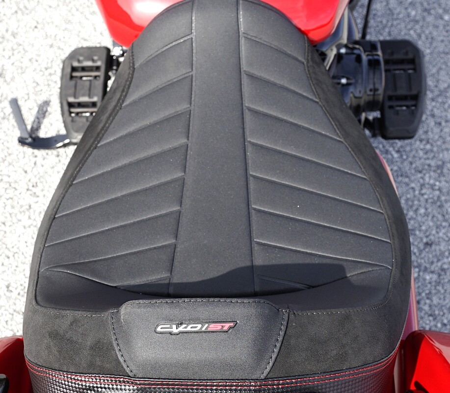 CVO Road Glide ST - Photo 10