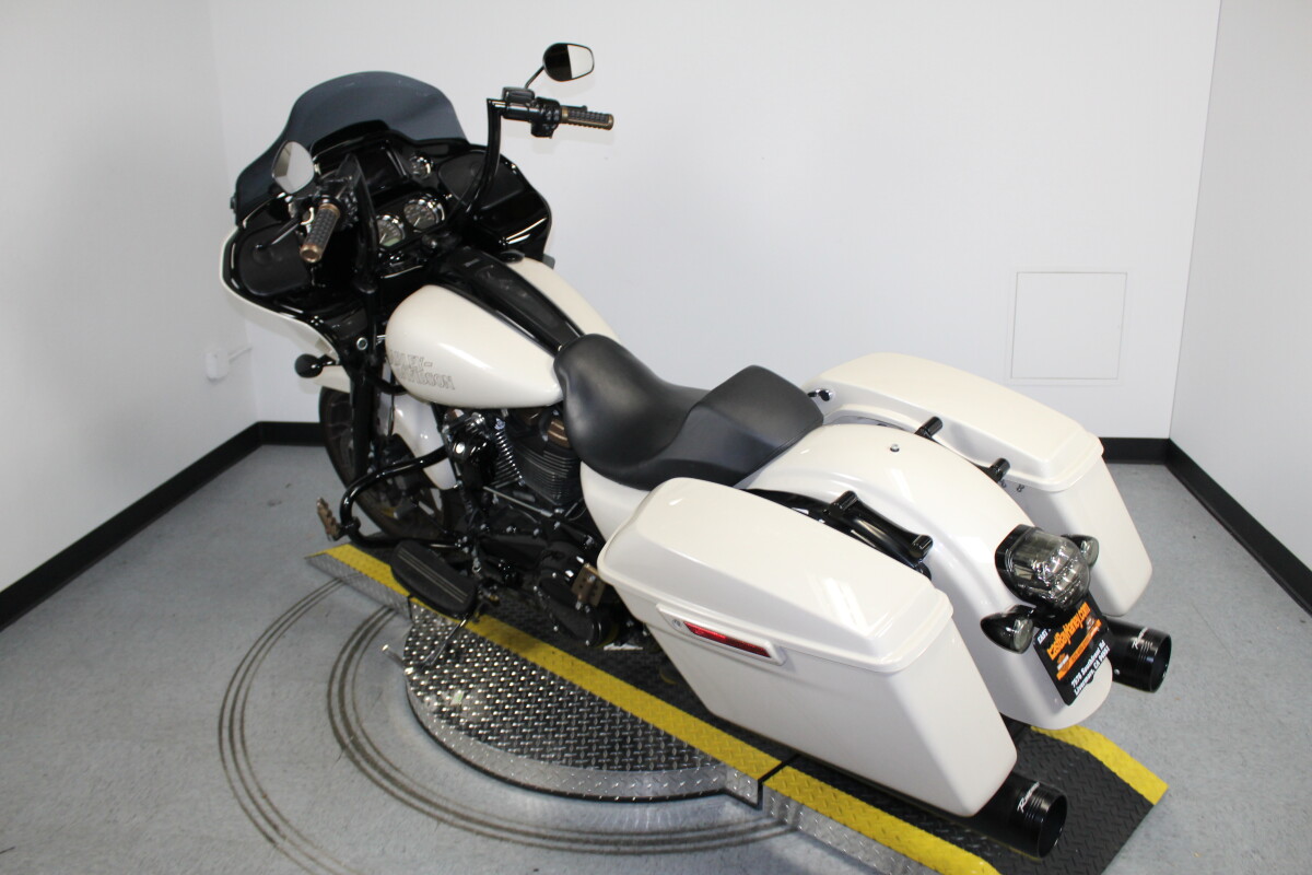 Harley-Davidson Road Glide ST 2023 FLTRXST 613786B WHITE SAND PRL - Photo 4