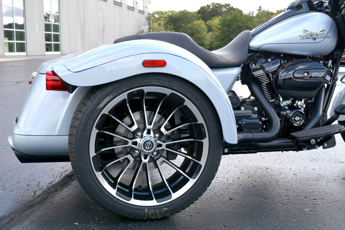 FLTRT 2024 Road Glide 3 - Photo 6