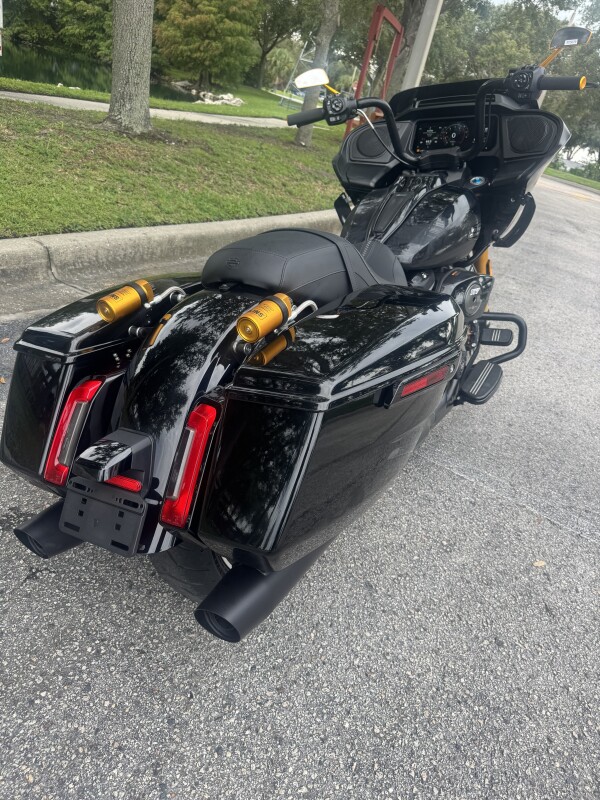 2025 Harley-Davidson Road Glide - Photo 2