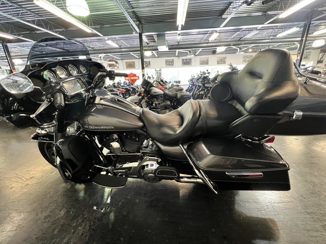 2014 Harley-Davidson Ultra Limited Two-Tone Charcoal Pearl/Vivid Black FLHTK - Photo 7
