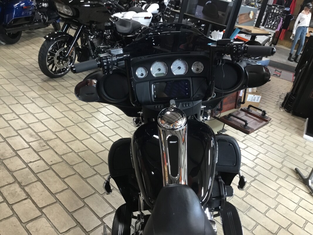 2014 Harley-Davidson Street Glide Vivid Black - Photo 6