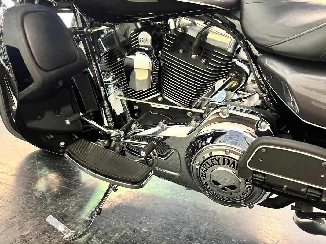 2014 Harley-Davidson Ultra Limited Two-Tone Charcoal Pearl/Vivid Black FLHTK - Photo 8