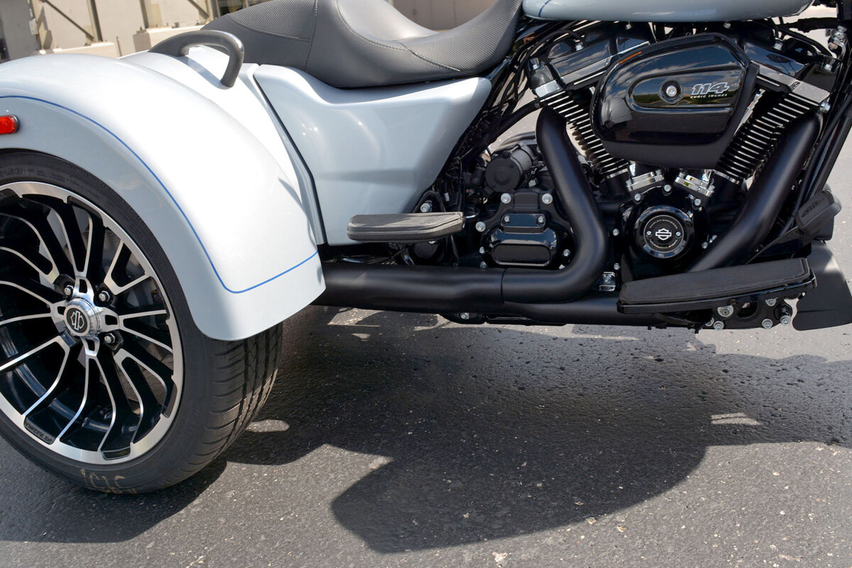 FLTRT 2024 Road Glide 3 - Photo 10