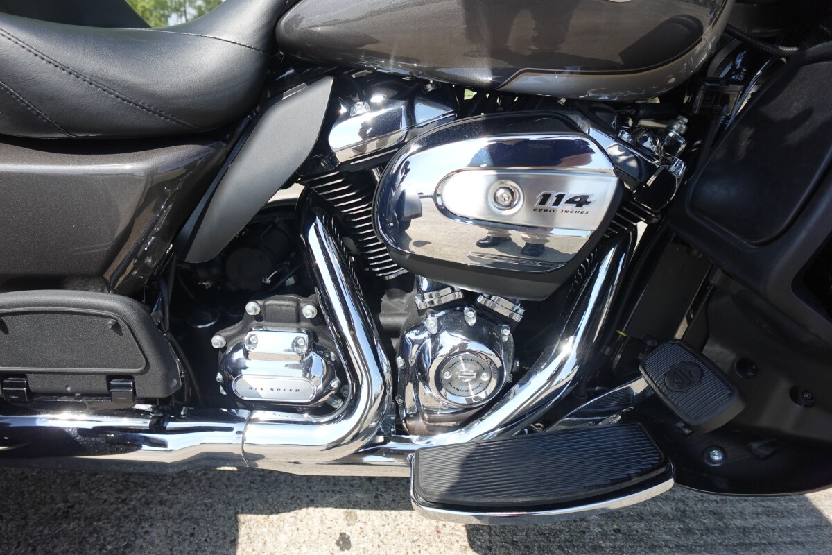 2023 Harley-Davidson Tri Glide Ultra FLHTCUTG - Photo 10