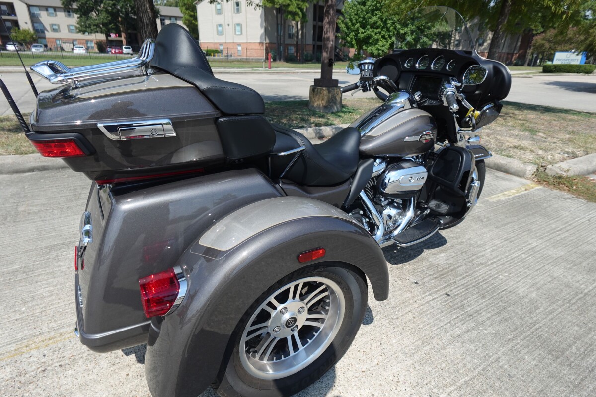 2023 Harley-Davidson Tri Glide Ultra FLHTCUTG - Photo 8
