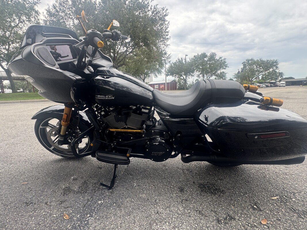 2025 Harley-Davidson Road Glide - Photo 5