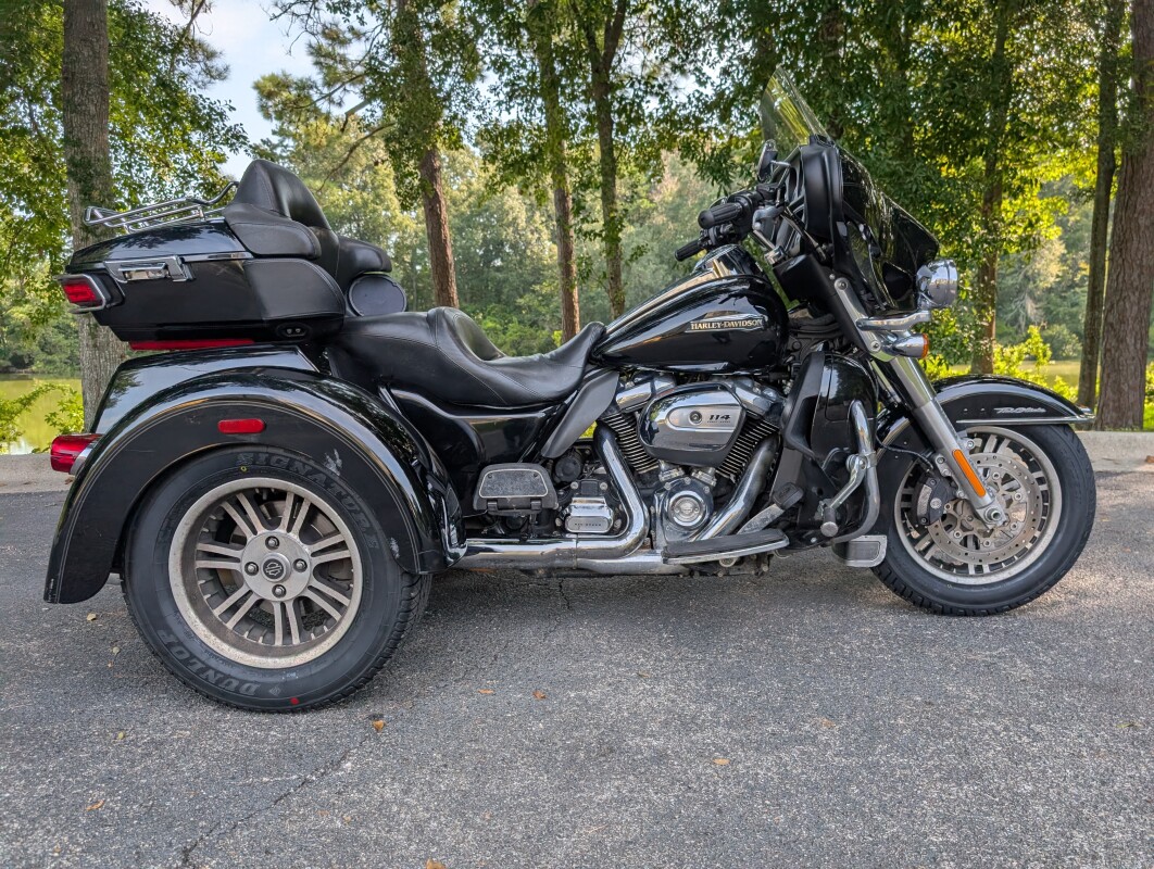 FLHTCUTG 2019 Tri Glide Ultra