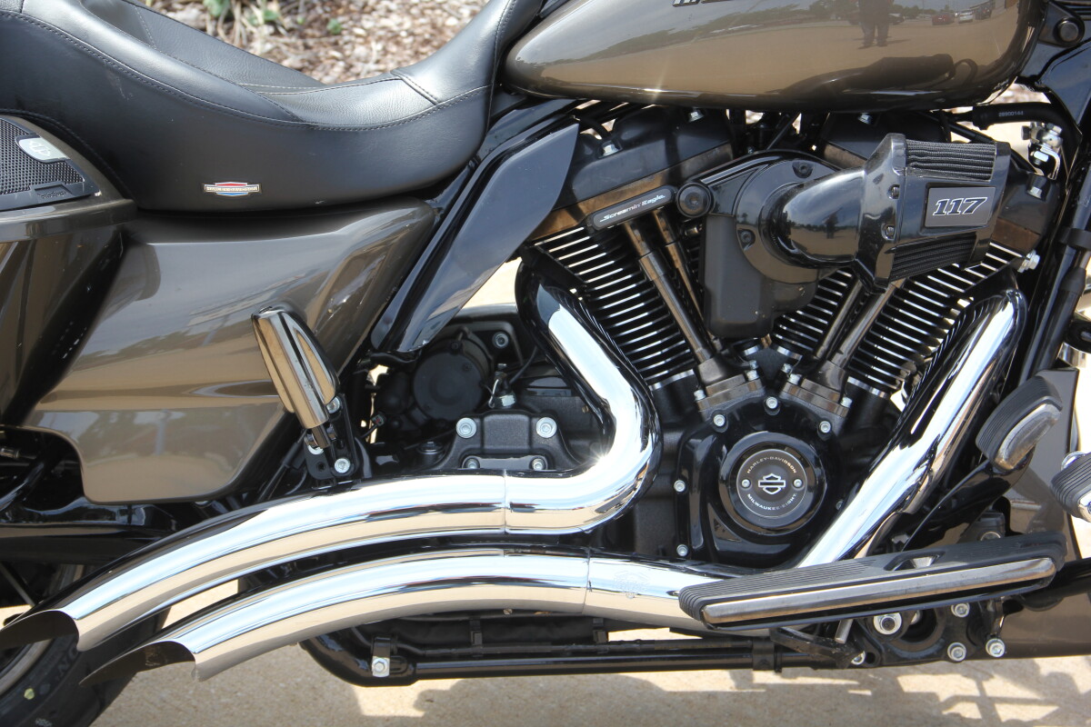 2021 Harley-Davidson CVO Street Glide Bronze Armor - Photo 10