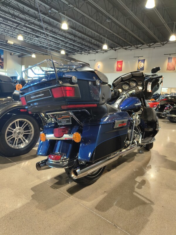 2013 Harley-Davidson Electra Glide Ultra Limited Big Blue Pearl/Vivid Black - Photo 4