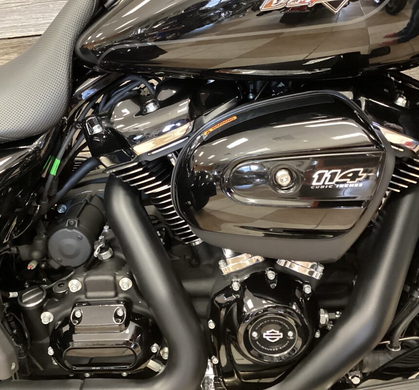 2025 Harley-Davidson Road Glide 3 Vivid Black - Black Finish - Photo 5