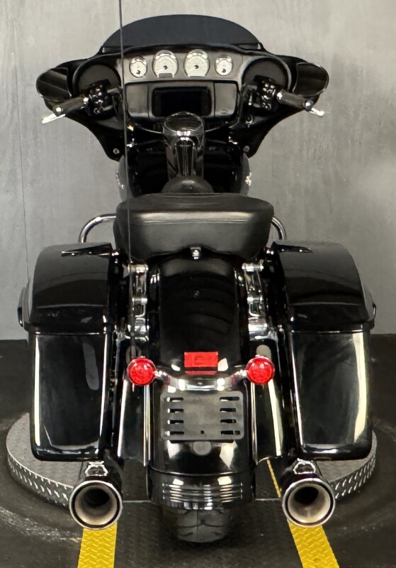 2019 Harley-Davidson Street Glide FLHX BLACK - Photo 4