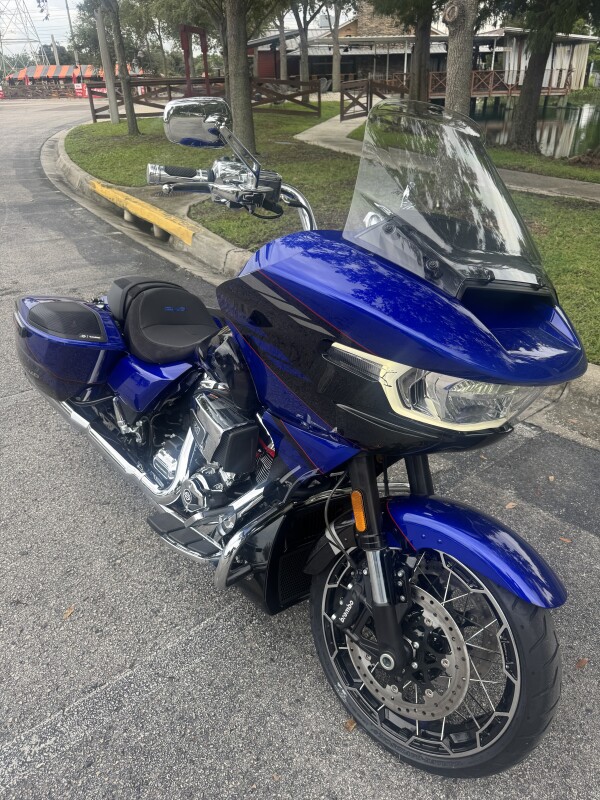 2025 Harley-Davidson CVO Road Glide - Photo 8