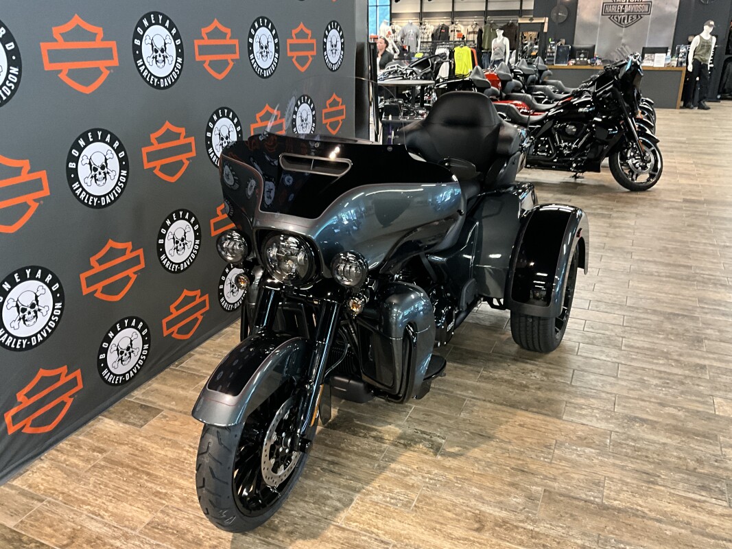 FLHTCUTG 2025 Tri Glide Ultra - Photo 7