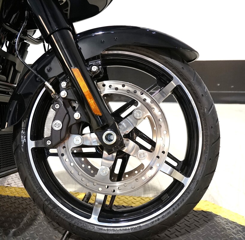 Road Glide - Photo 8