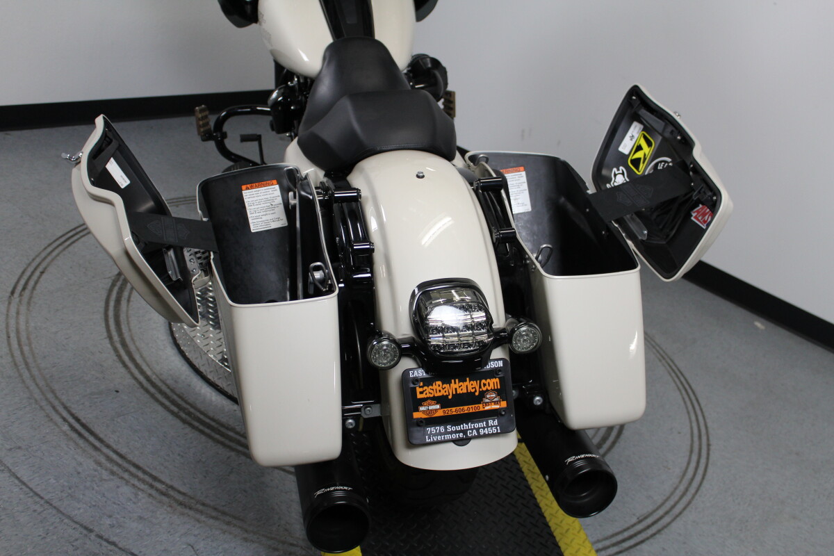 Harley-Davidson Road Glide ST 2023 FLTRXST 613786B WHITE SAND PRL - Photo 6