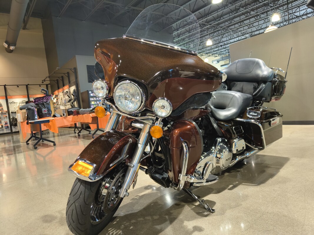 2011 Harley-Davidson Electra Glide Ultra Limited Two-Tone Dark Candy Root Beer/Light Candy Root Be - Photo 2