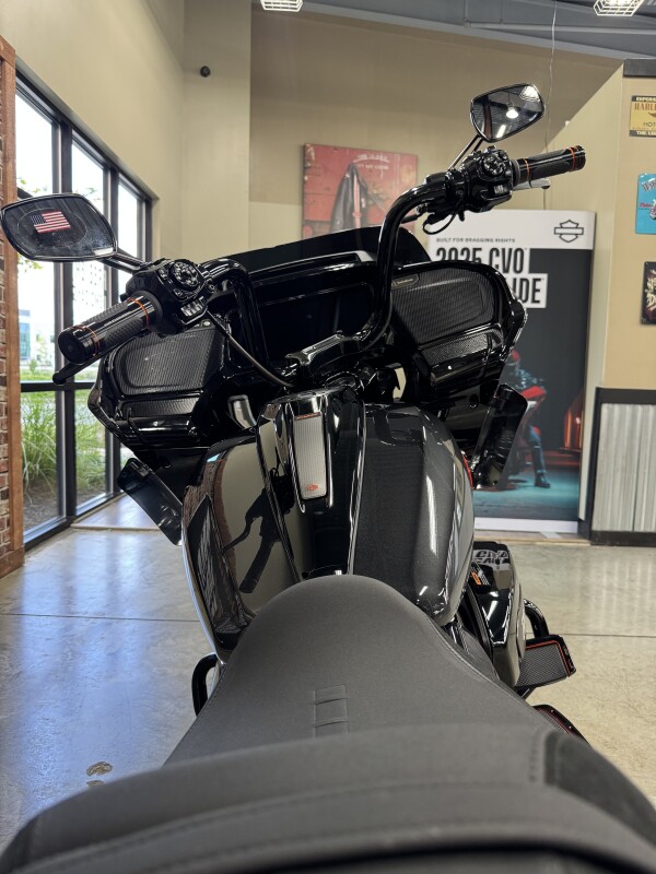 2025 Harley-Davidson CVO Road Glide FLTRXSE - Photo 4