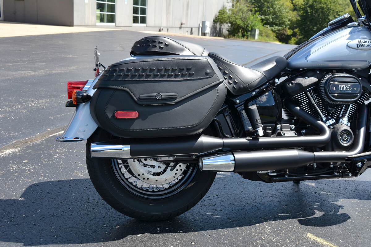 2024 Harley-Davidson Heritage Classic Atlas Silver Metallic - Black Finish - Photo 6