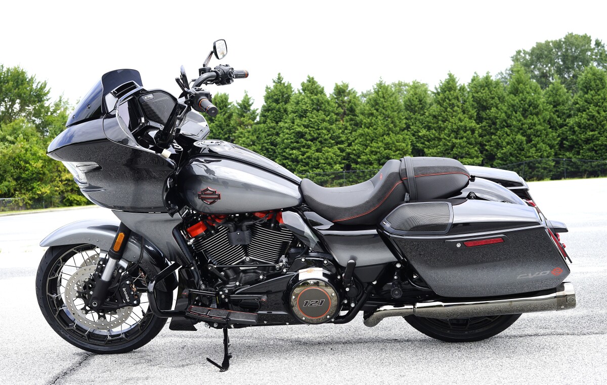 CVO Road Glide - Photo 3