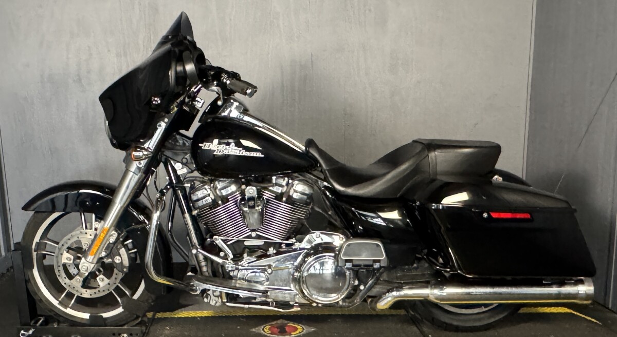 2019 Harley-Davidson Street Glide FLHX BLACK - Photo 3