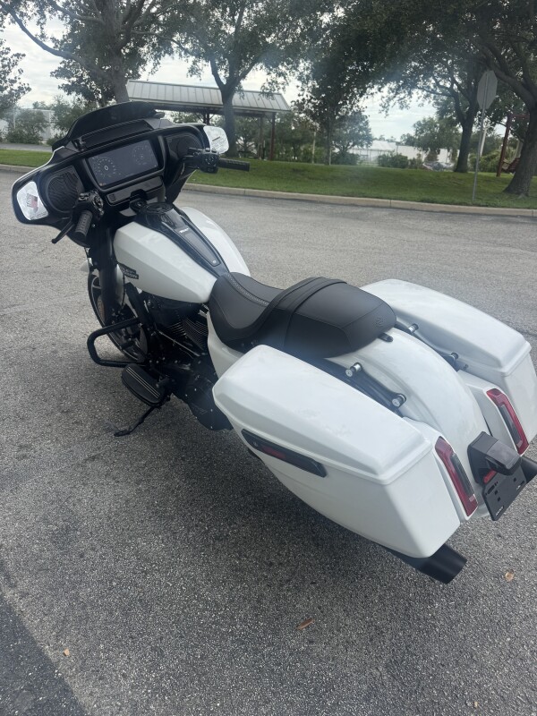 2025 Harley-Davidson Street Glide - Photo 4