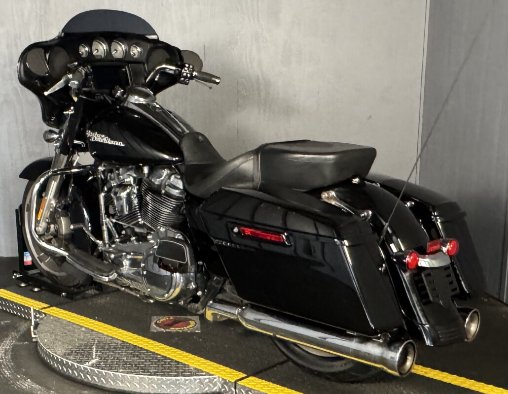 2019 Harley-Davidson Street Glide FLHX BLACK - Photo 10