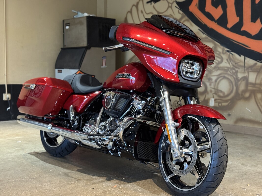 FLHX 2025 Street Glide - Photo 3