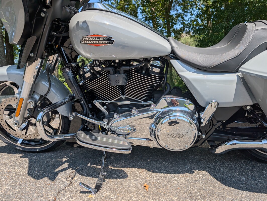 FLHX 2025 Street Glide - Photo 7