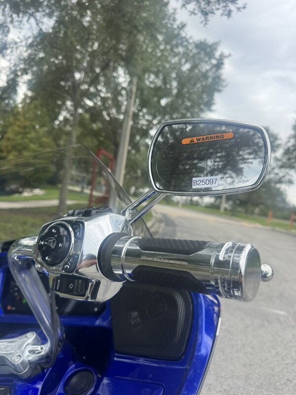 2025 Harley-Davidson CVO Road Glide - Photo 10