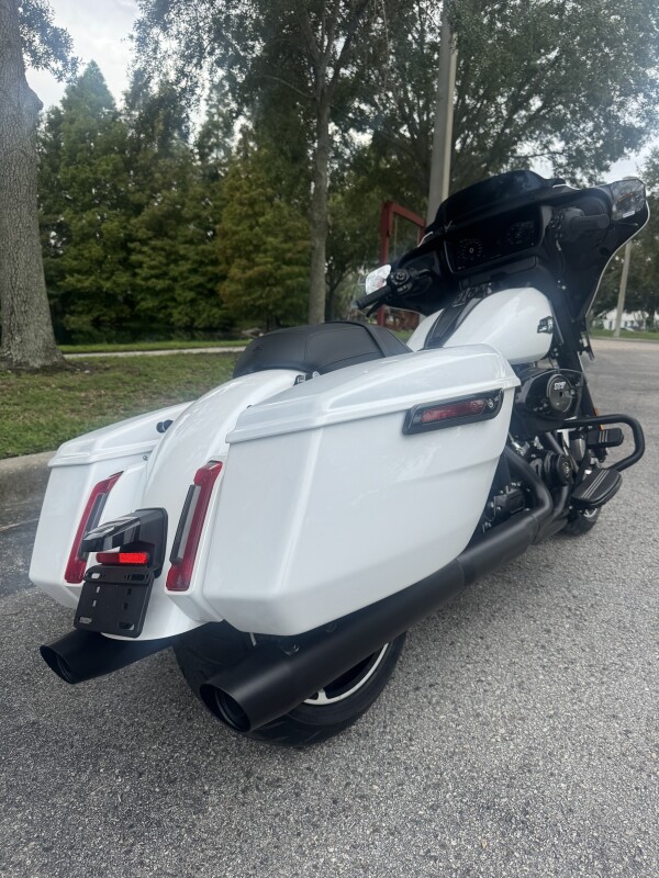 2025 Harley-Davidson Street Glide - Photo 2