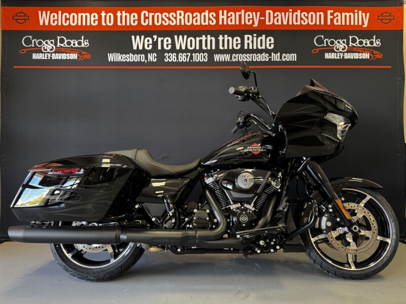 2025 Harley-Davidson® Road Glide® Midnight Firestorm - Black Finish