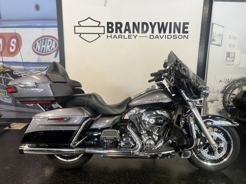 2014 Harley-Davidson® Ultra Limited Two-Tone Charcoal Pearl/Vivid Black FLHTK