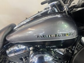 2014 Harley-Davidson® Ultra Limited Two-Tone Charcoal Pearl/Vivid Black FLHTK thumb 3