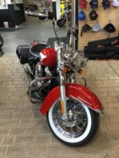 2024 Harley-Davidson® Hydra-Glide Revival Redline Red thumb 3