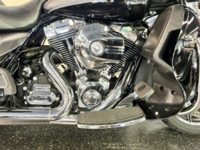 2014 Harley-Davidson® Ultra Limited Two-Tone Charcoal Pearl/Vivid Black FLHTK thumb 1