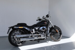 2025 Harley-Davidson® Breakout™ Midnight Firestorm thumb 3